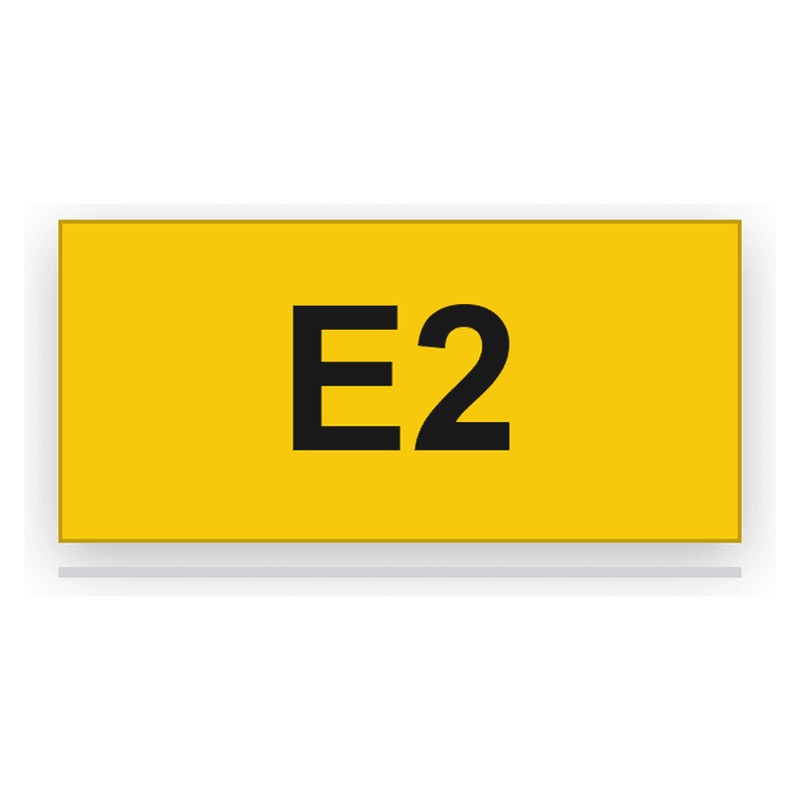 Kleines rechteckiges gelbes Schild ohne Bohrungen, schwarze Gravur E2
